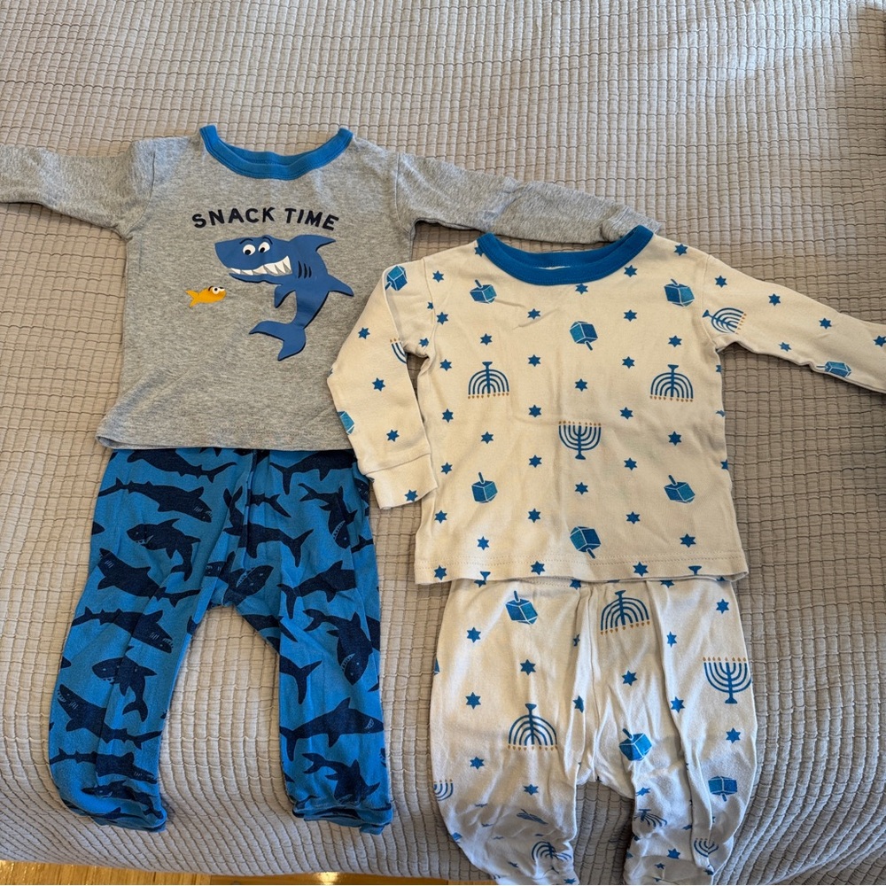 Gap set of 2 pajama sets - 18-24 Months